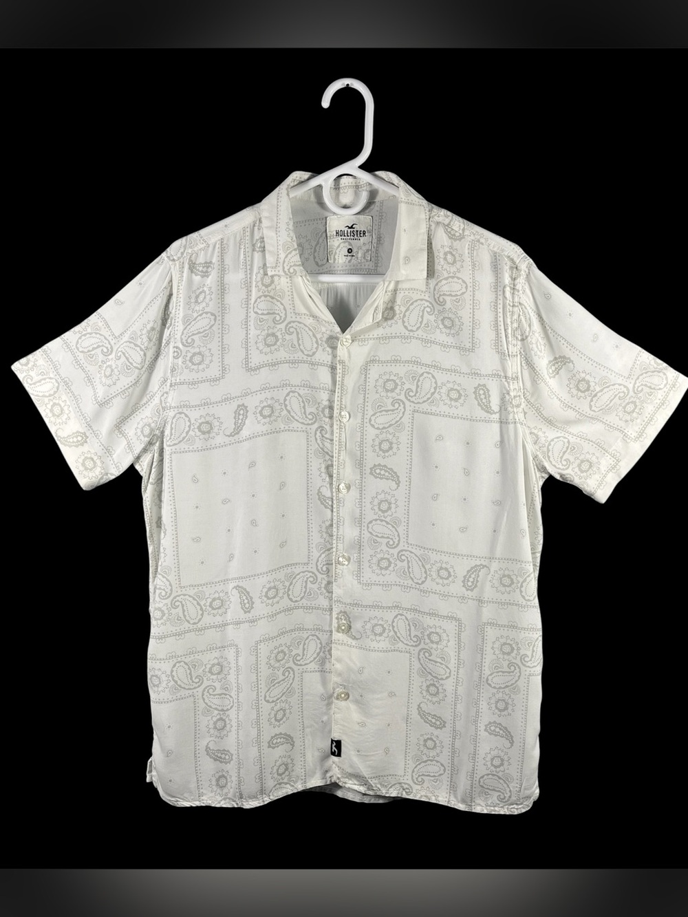 Hollister White Short-Sleeve Paisley Button-Down Shirt